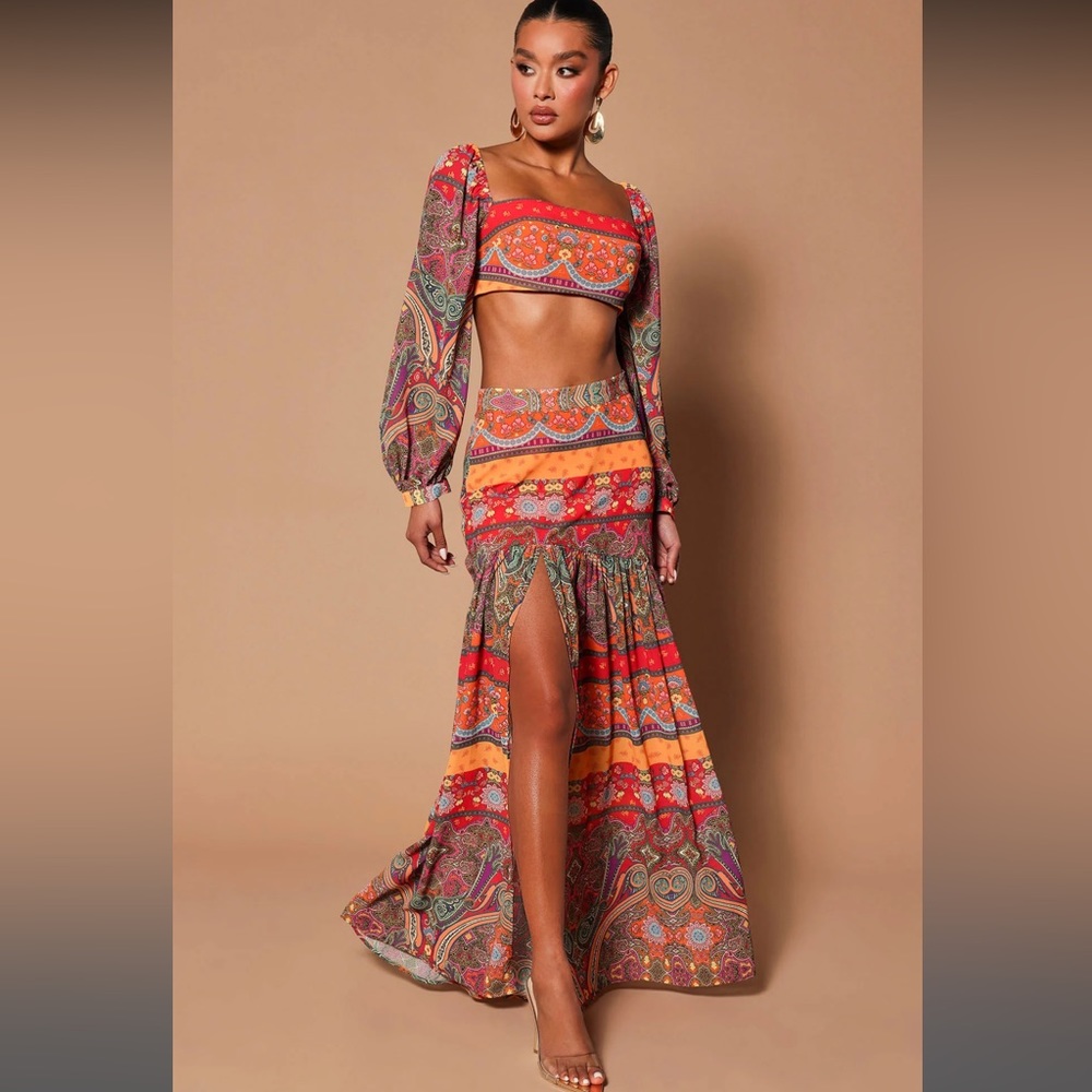 Gorgeous Paisley Print Set!